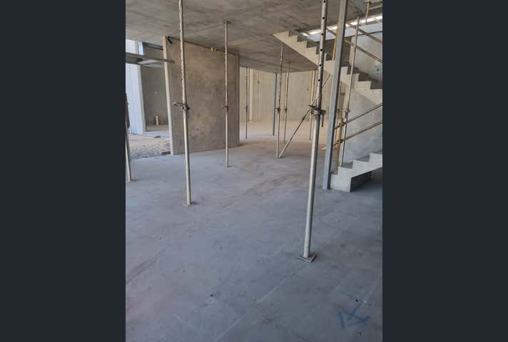 Unit 2, 53 Barley Place Canning Vale WA 6155 - Image 8