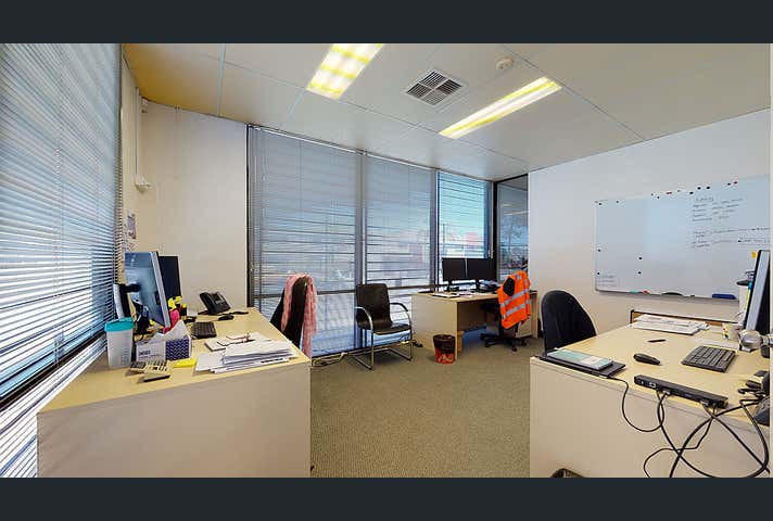 19 Weatherburn Way Kardinya WA 6163 - Image 12