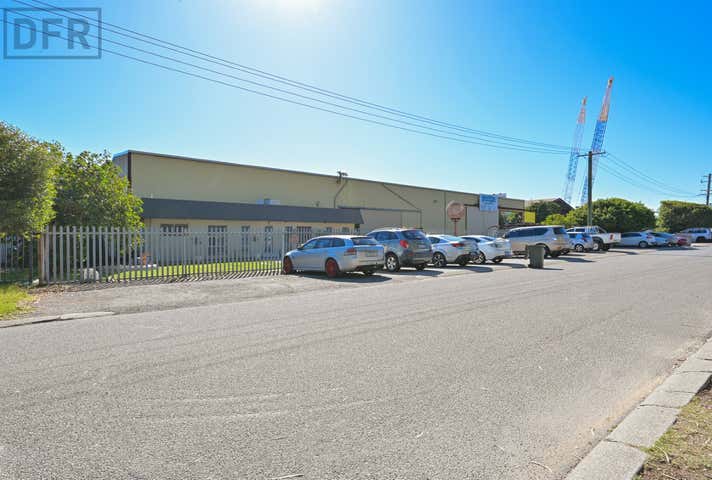 4 Rollings Crescent Kwinana Beach WA 6167 - Image 15