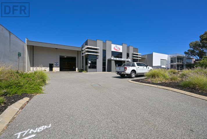 18 Bushland Ridge Bibra Lake WA 6163 - Image 2