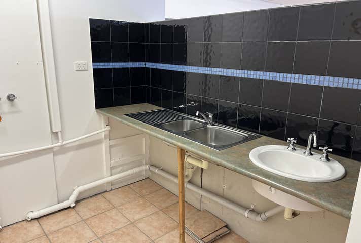 Shop 7, 116-118 Hoare Street Manunda QLD 4870 - Image 6