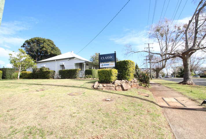 92 Herries Street East Toowoomba QLD 4350 - Image 9