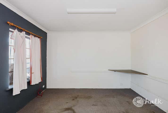21 Ambrose Street Rockingham WA 6168 - Image 15