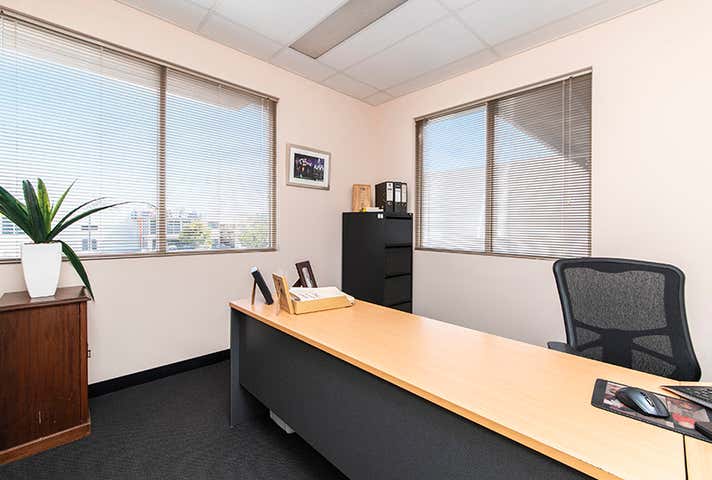 8 Blackly Row Cockburn Central WA 6164 - Image 11