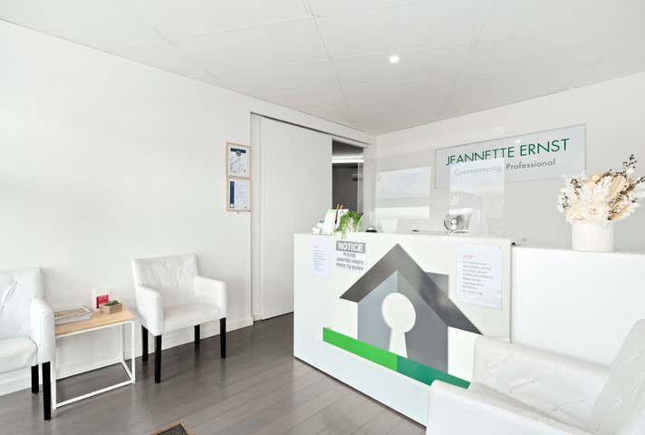 10 & 10A Ormond Road East Geelong VIC 3219 - Image 11