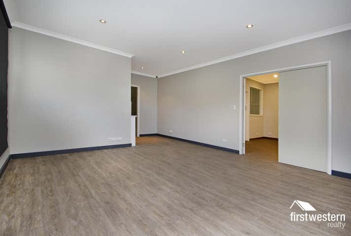 4/21 Warman Street Neerabup WA 6031 - Image 8