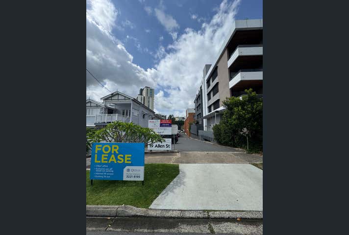 482 Kingsford Smith Drive Hamilton QLD 4007 - Image 4