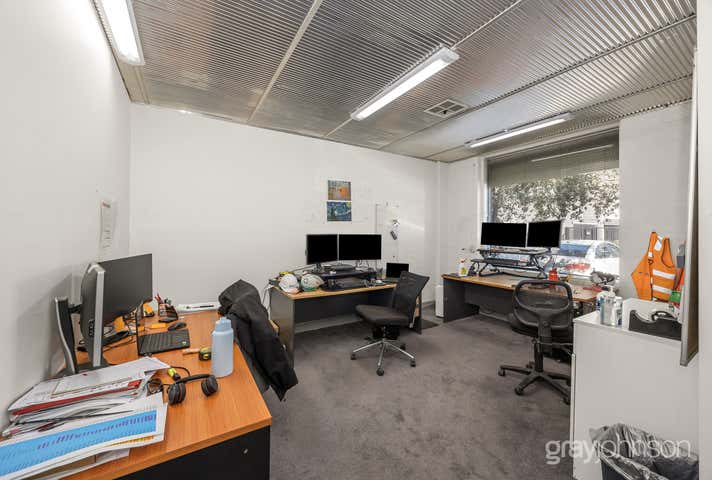 2/11 Beach Street Port Melbourne VIC 3207 - Image 4