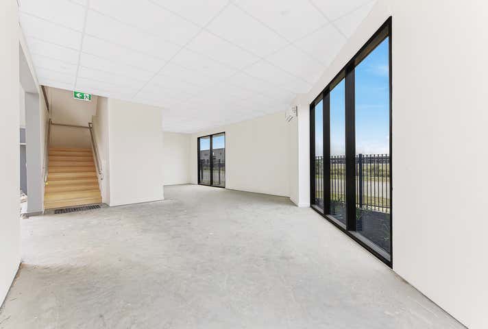 18 Lonhro Boulevard Cranbourne West VIC 3977 - Image 9