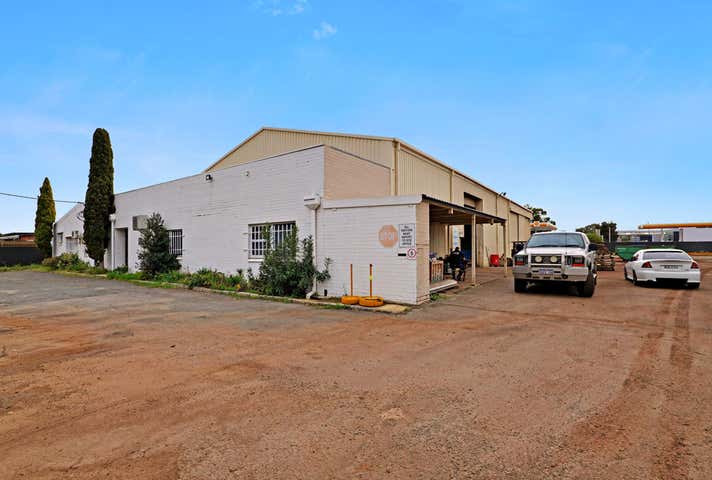 4 Lower Park Road Maddington WA 6109 - Image 17