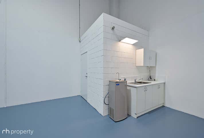 8/8 Hurley Street Canning Vale WA 6155 - Image 25