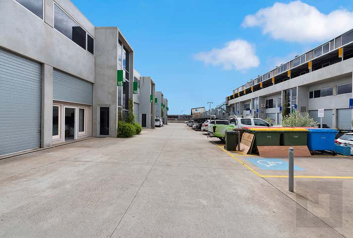 15/131 Hyde Street Yarraville VIC 3013 - Image 2