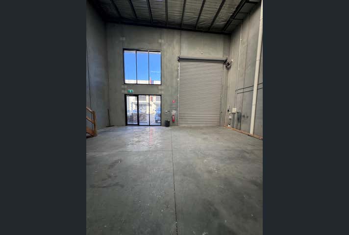 2/73 Eucumbene Drive Ravenhall VIC 3023 - Image 3