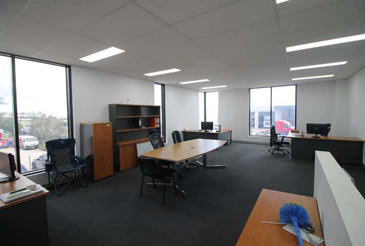 1/18-20 Futures Road Cranbourne West VIC 3977 - Image 8