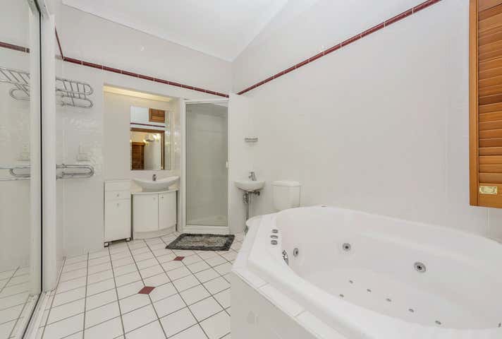 2/106 Charters Towers Road Hermit Park QLD 4812 - Image 9