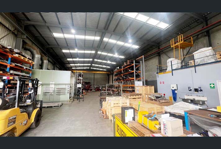 13 Walters Way Forrestfield WA 6058 - Image 4