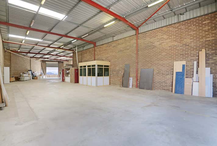 2/11 Anvil Way Welshpool WA 6106 - Image 5