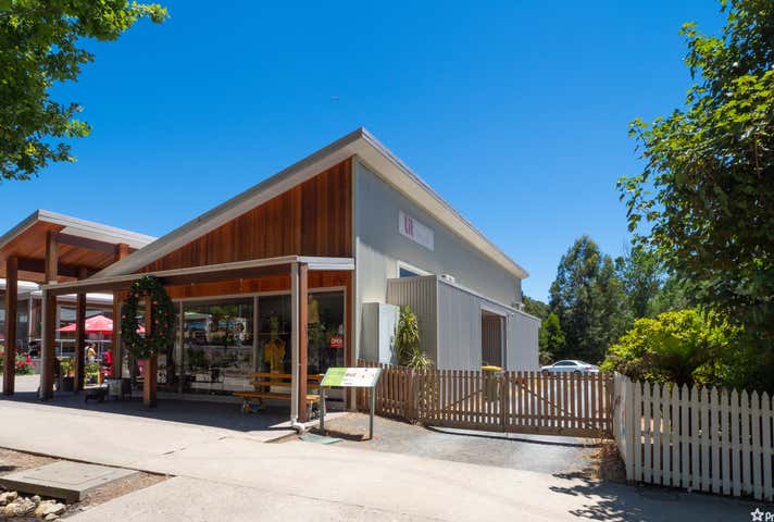 18 Murchison Street Marysville VIC 3779 - Image 2