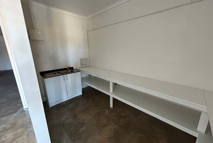 4 & 5/16 Bideford Street Torquay QLD 4655 - Image 4