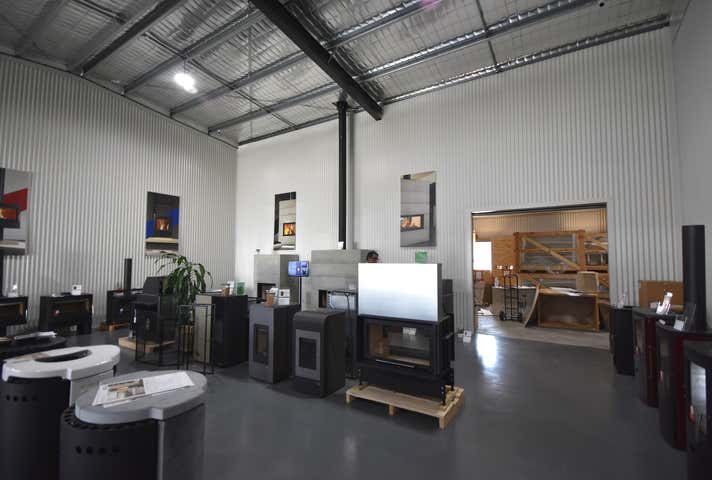 2/7 McKoy Street Wodonga VIC 3690 - Image 5