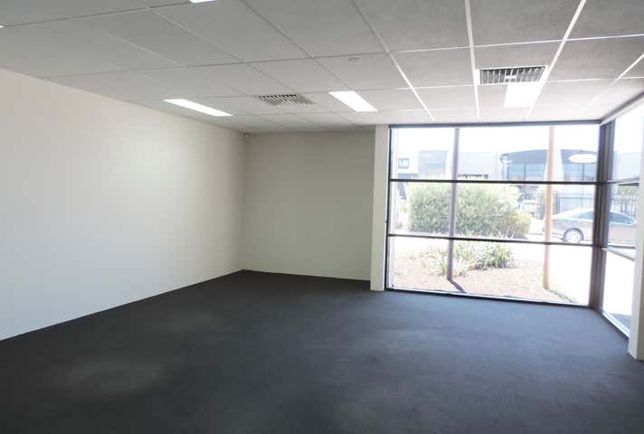 14 Meares Way Canning Vale WA 6155 - Image 7