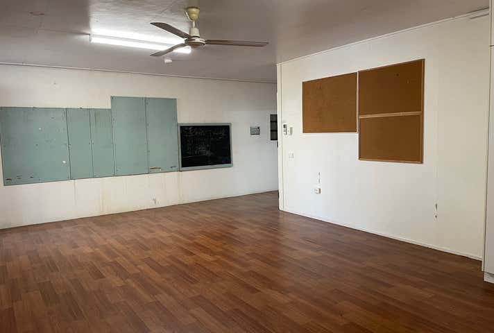 2/472 Severin Street Manunda QLD 4870 - Image 9
