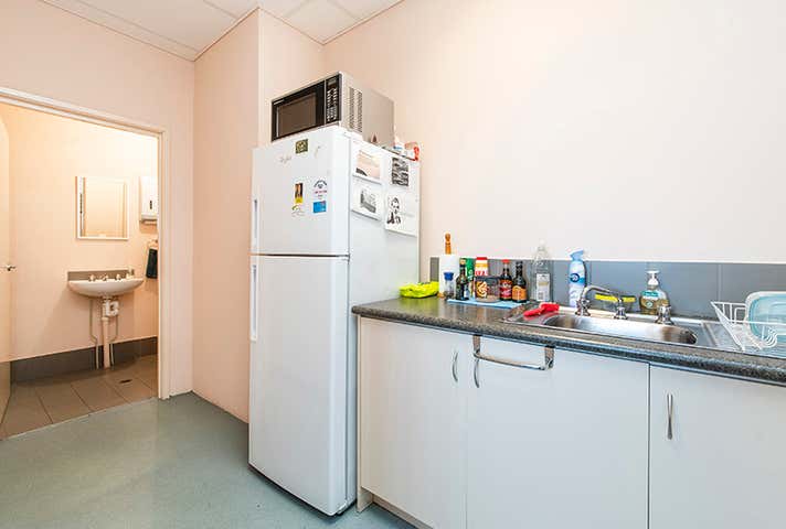 8 Blackly Row Cockburn Central WA 6164 - Image 14