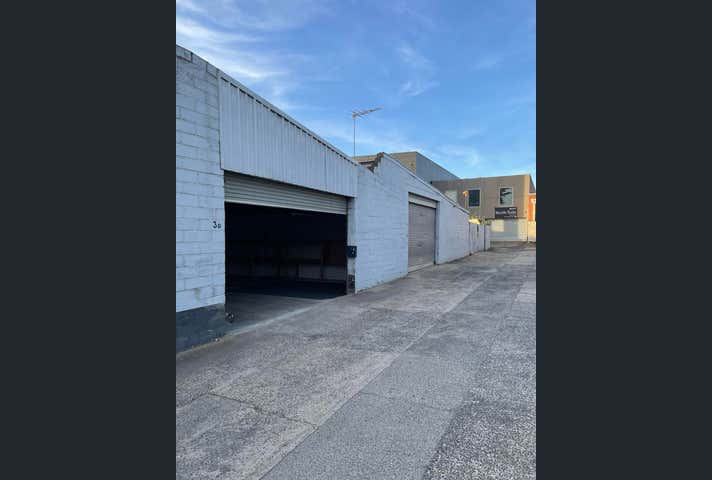 Unit B, 3 Silver Grove Nunawading VIC 3131 - Image 1