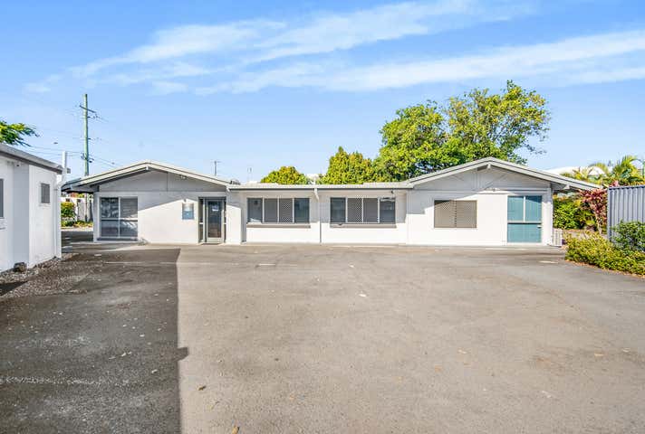 2 Kalimna Drive Broadbeach Waters QLD 4218 - Image 6