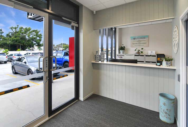 2/2 Harold Street West End QLD 4810 - Image 5