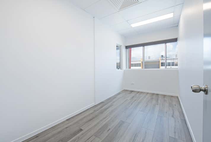 9/349-351 Macdonnell Road Clontarf QLD 4019 - Image 7