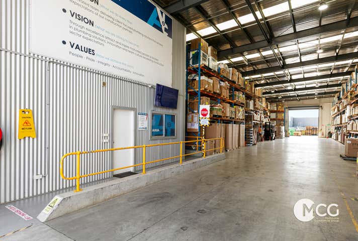 1/17 Linmax Court Point Cook VIC 3030 - Image 11