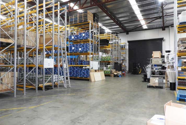 17 Discovery Drive Bibra Lake WA 6163 - Image 4