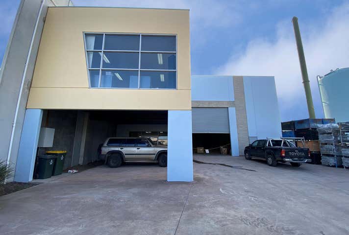 24 Clelland Road Brooklyn VIC 3012 - Image 7