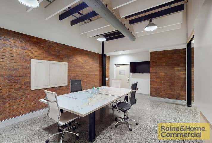 1/307 Dawson Parade Arana Hills QLD 4054 - Image 2