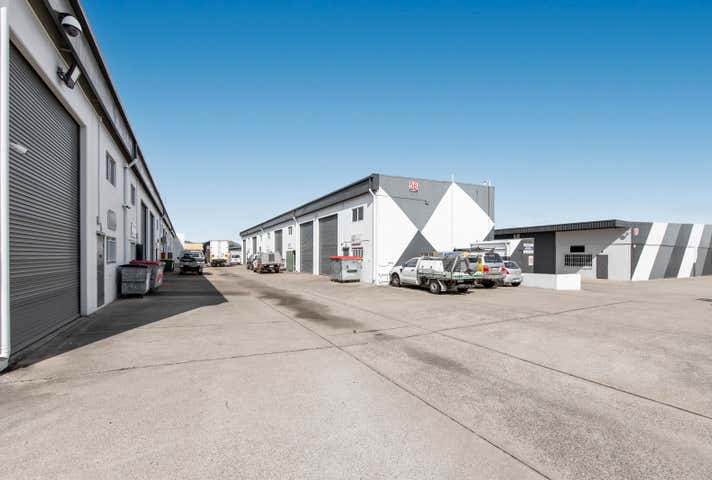 Pinnacle Complex, 58-62 Keane Street Currajong QLD 4812 - Image 3