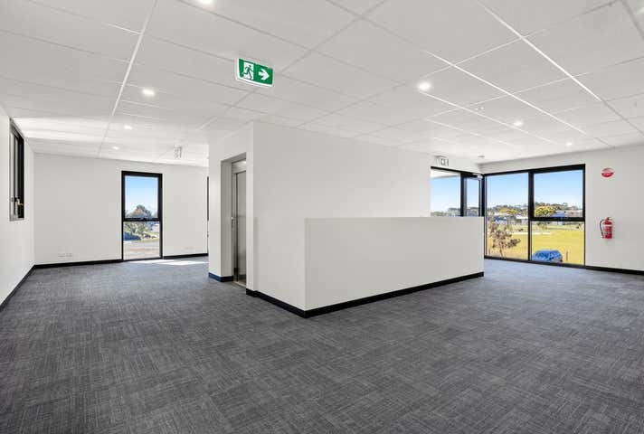 1/18 Cylinders Drive Torquay VIC 3228 - Image 6