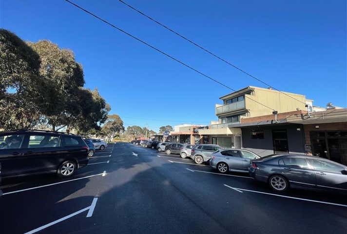 11 Llewellyn Place Eumemmerring VIC 3177 - Image 2