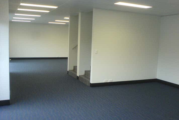 14 Tacoma Circuit Canning Vale WA 6155 - Image 10