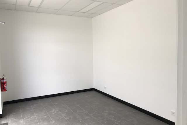 4/2 Brooke Court Melton VIC 3337 - Image 6