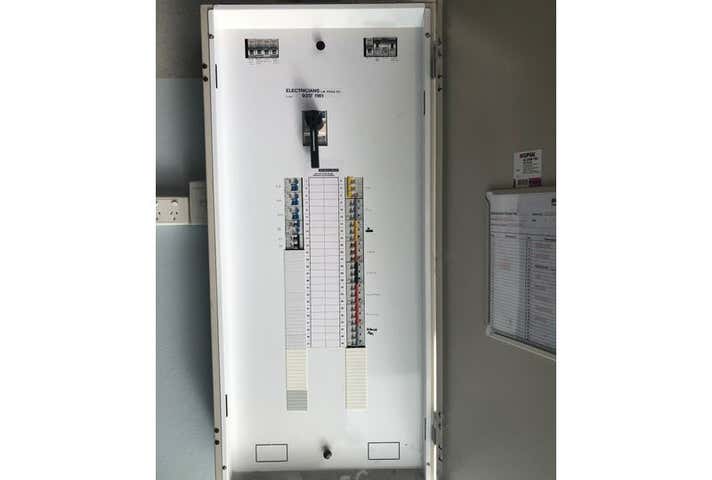 2/50 Mordaunt Cct Canning Vale WA 6155 - Image 11