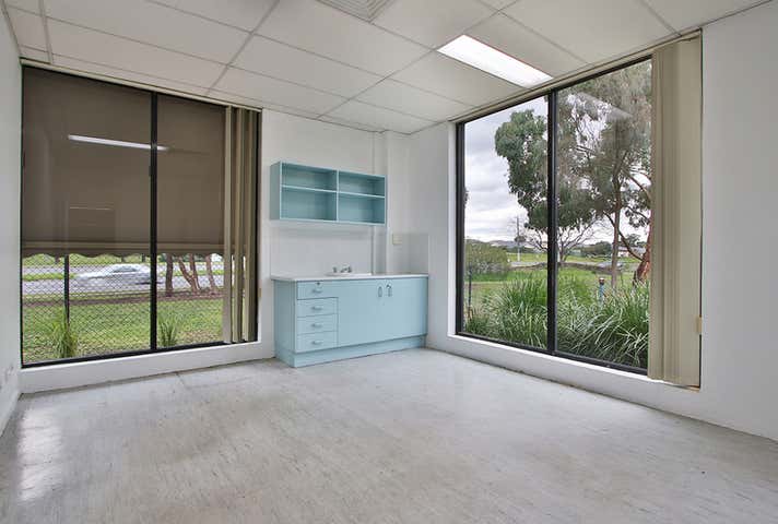 2 Sunrise Drive Greensborough VIC 3088 - Image 3