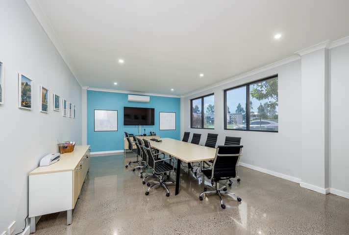 37 Spitfire Place Rutherford NSW 2320 - Image 4