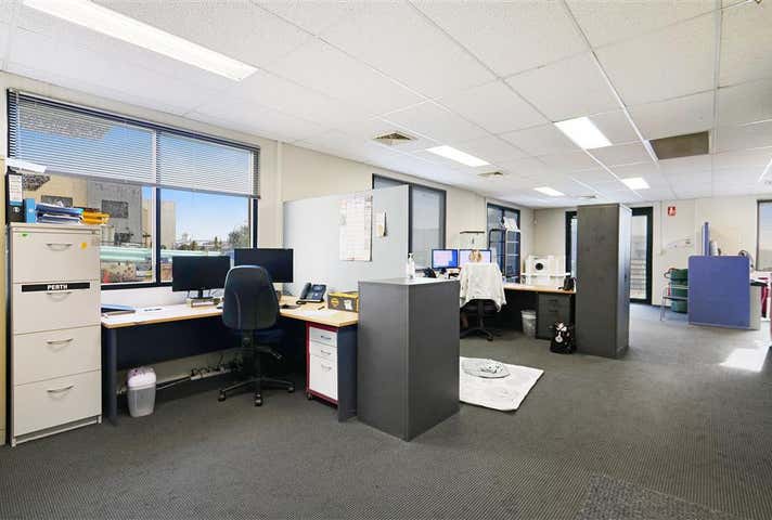 13 Chullora Bend Jandakot WA 6164 - Image 8