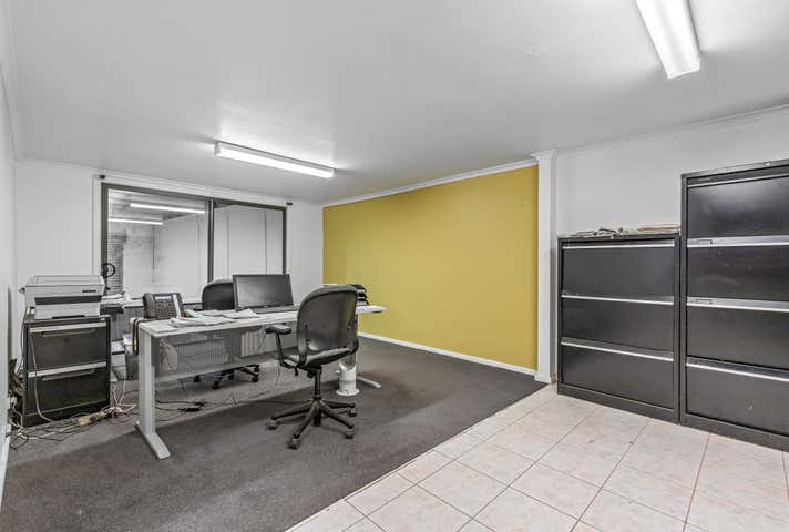 9/12-20 James Court Tottenham VIC 3012 - Image 8