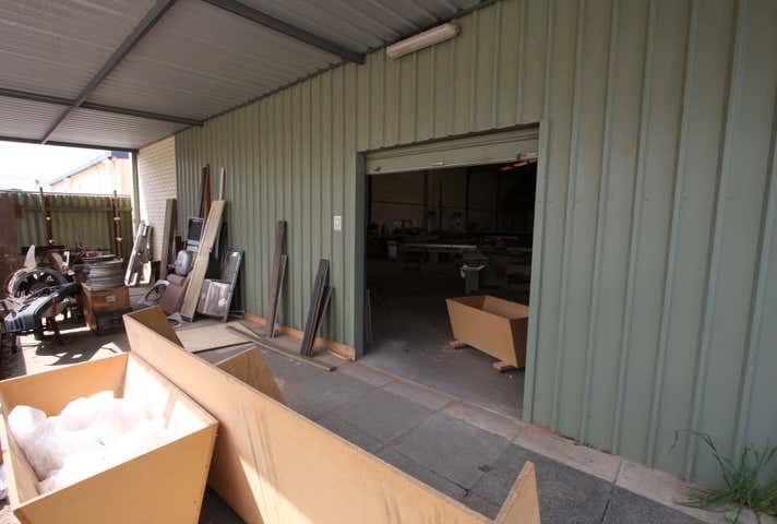 6 Rothschild Place Midvale WA 6056 - Image 6