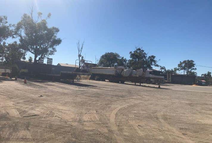 236 Gnangara Rd Landsdale WA 6065 - Image 13