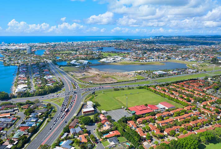 18 Fairway Drive Clear Island Waters QLD 4226 - Image 10