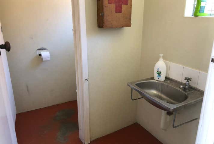 4/4 Bookham Street Morley WA 6062 - Image 5