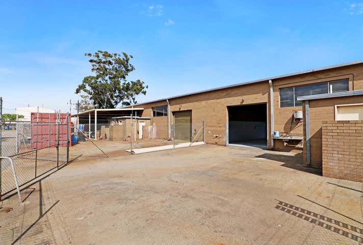 12/2-14 Sheffield Road Welshpool WA 6106 - Image 13